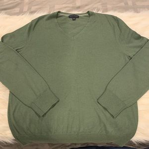Men’s Banana Republic Lightweight V-neck Sweater